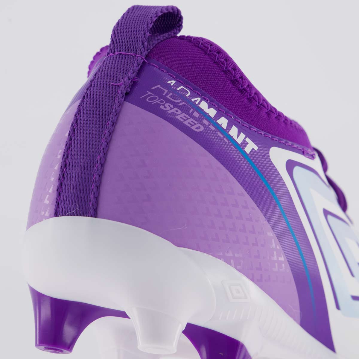 Chuteira Umbro Adamant Top Speed Club Campo Branca e Roxa Banco/Roxo 6