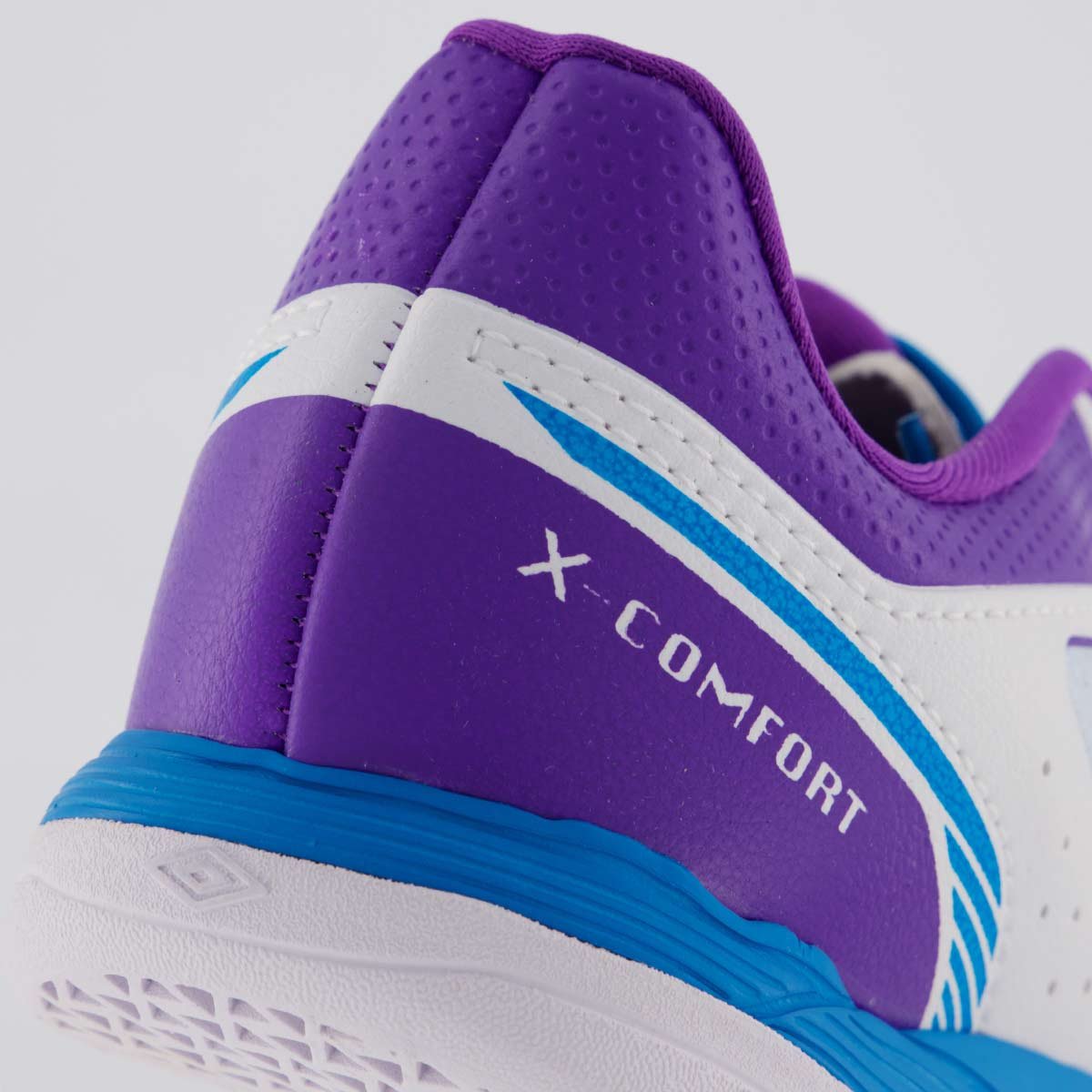 Chuteira Umbro X-Comfort Futsal Branca e Roxa Banco/Roxo 6