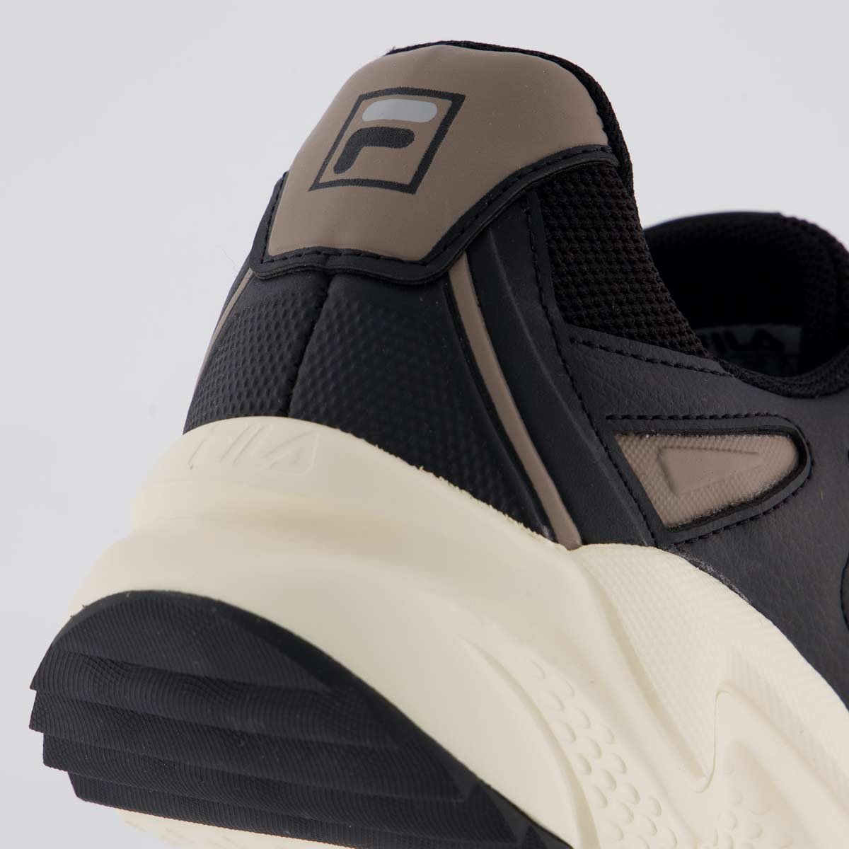 Tênis Fila Venture Tracer 2 Preto Preto 6