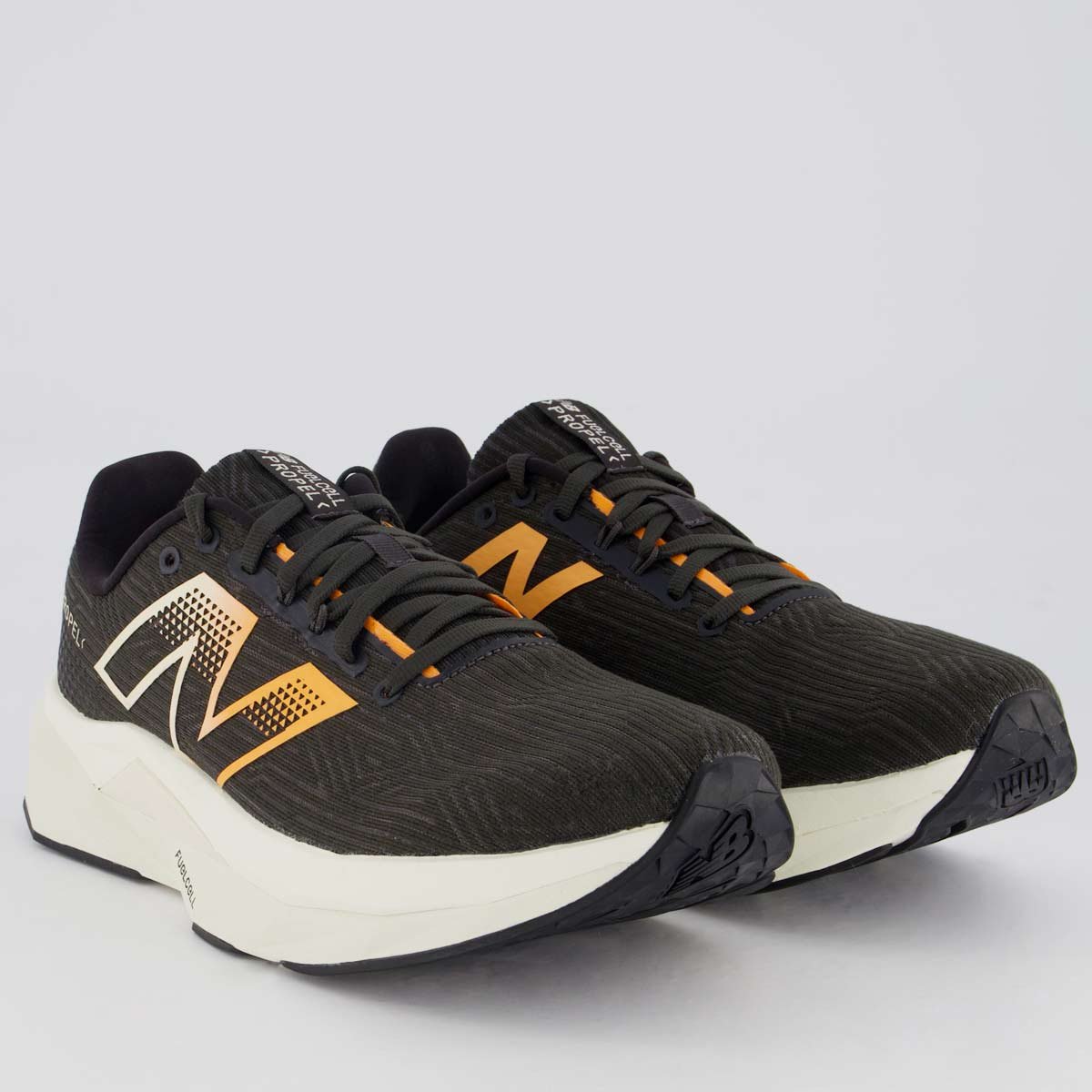 Tênis New Balance Fuelcell Propel V5 Preto e Laranja Preto/Laranja 2