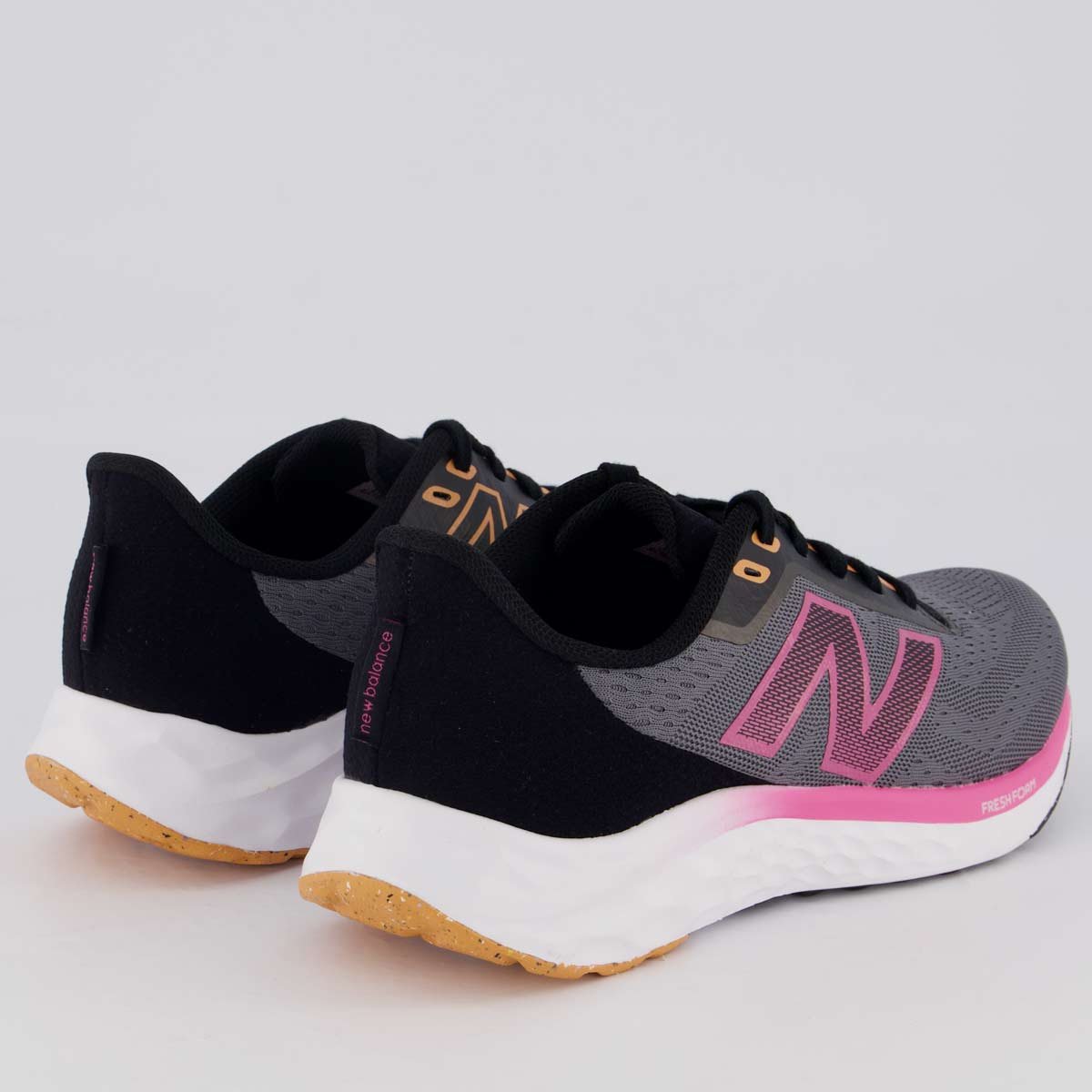 Tênis New Balance Fresh Foam Arishi V4 Feminino Cinza e Preto Cinza/Preto 3