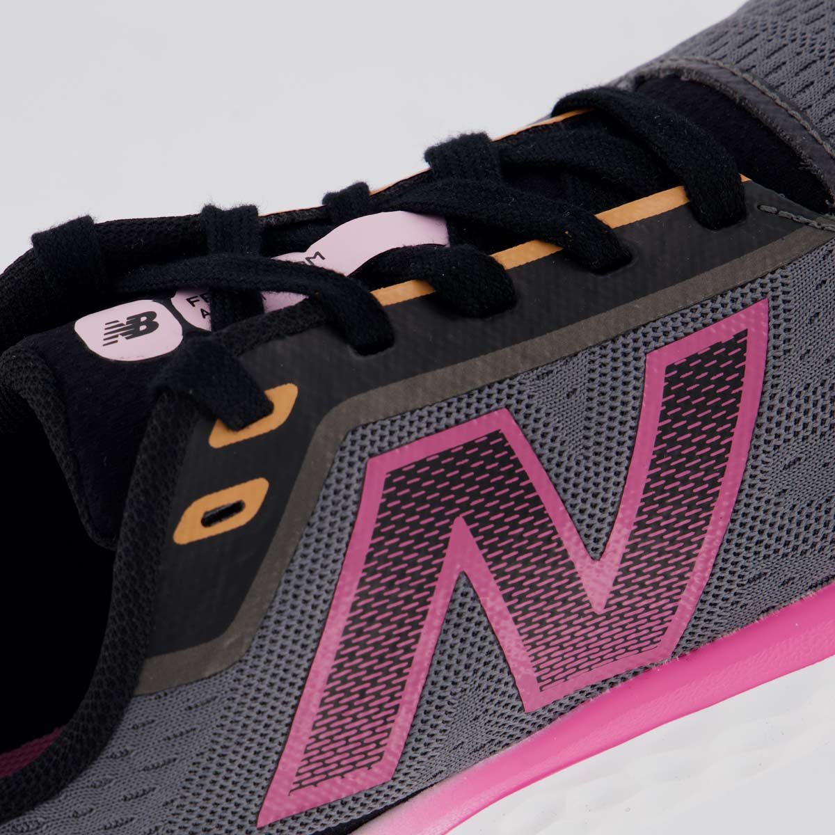 Tênis New Balance Fresh Foam Arishi V4 Feminino Cinza e Preto Cinza/Preto 7