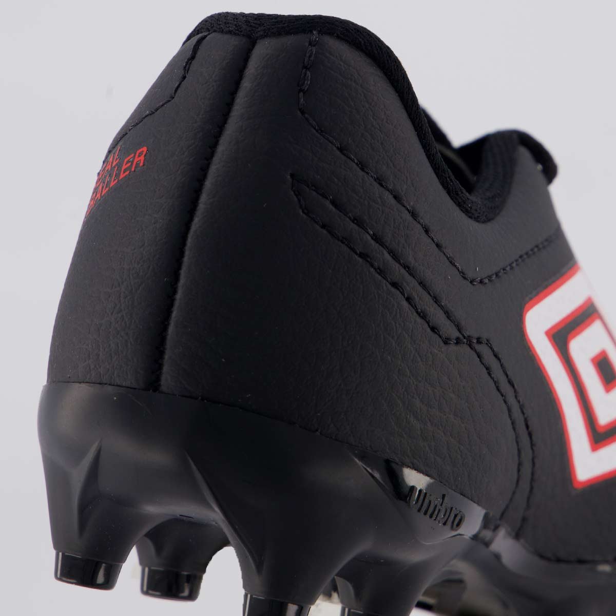 Chuteira Umbro Class Footballer Campo Juvenil Preta e Vermelha Preto/Vermelho 6