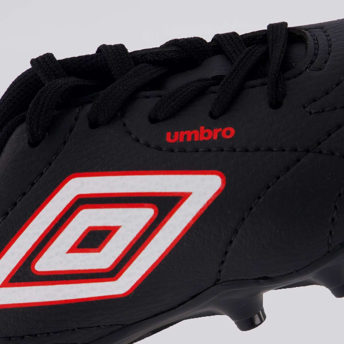 Chuteira Umbro Class Footballer Campo Juvenil Preta e Vermelha Preto/Vermelho 7