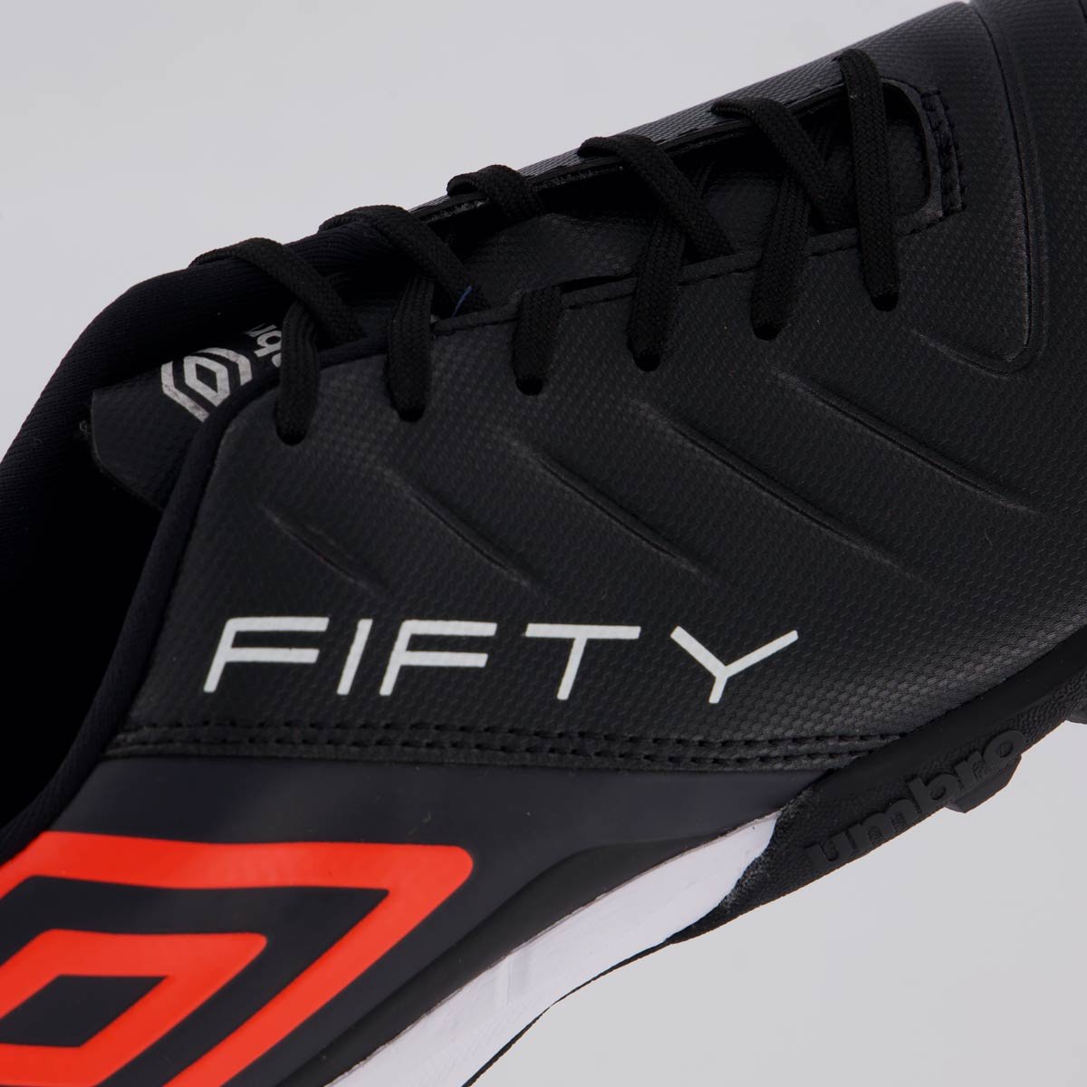 Chuteira Umbro Fifty VI Society Preta Preto 7