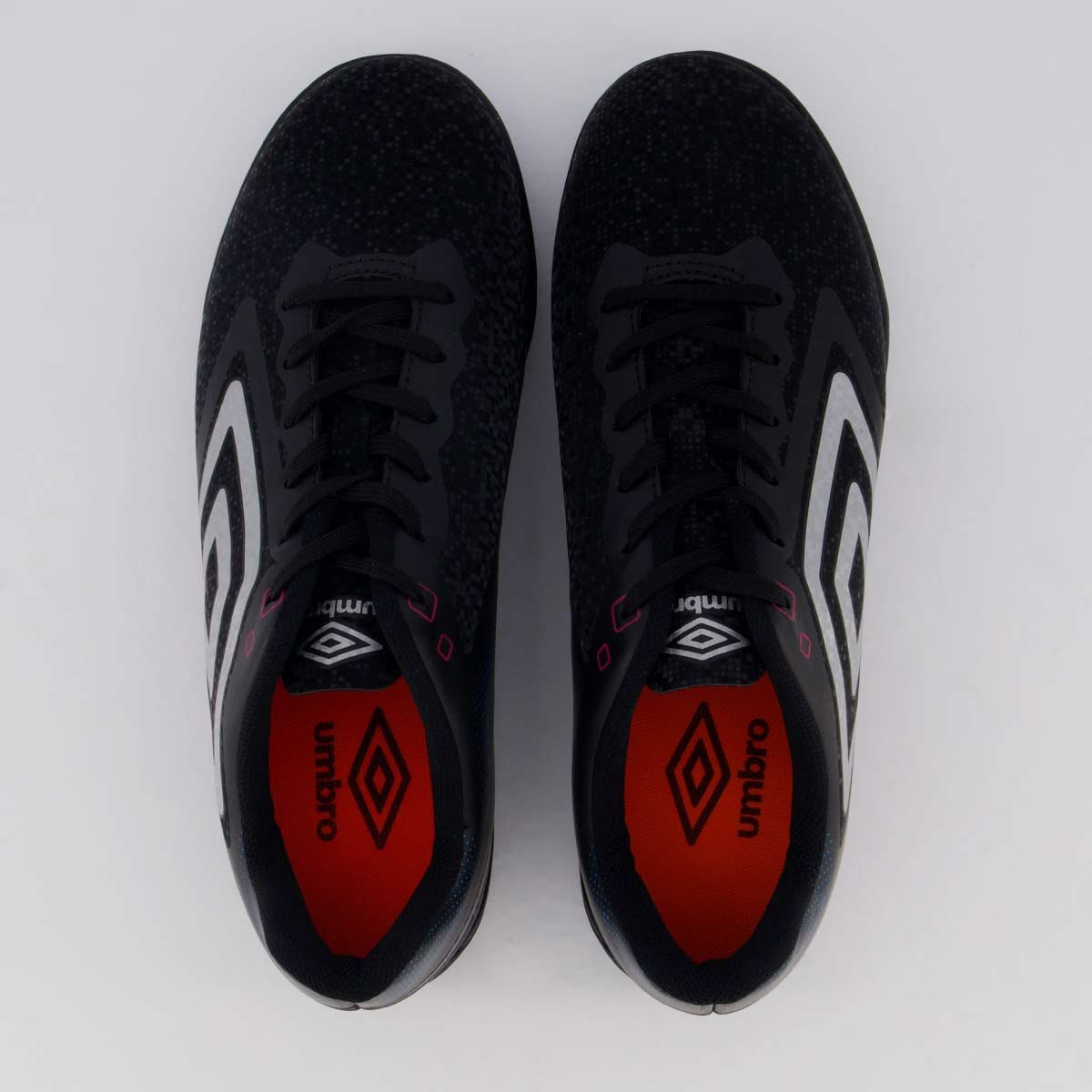 Chuteira Umbro Techno II Society Preta e Cinza Preto/Cinza 4