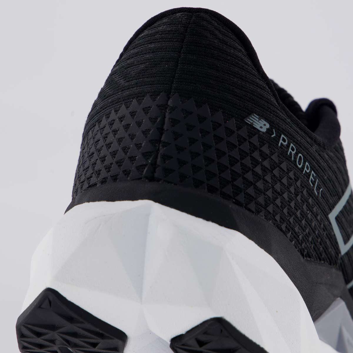 Tênis New Balance Fuelcell Propel V5 Feminino Preto Preto 6