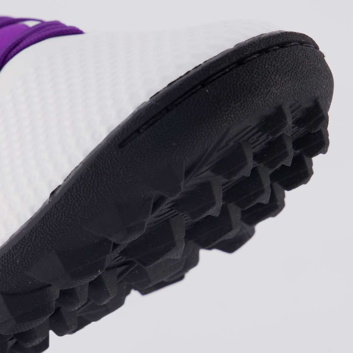 Chuteira Umbro Adamant Top Speed Club Society Branca e Roxa Banco/Roxo 8