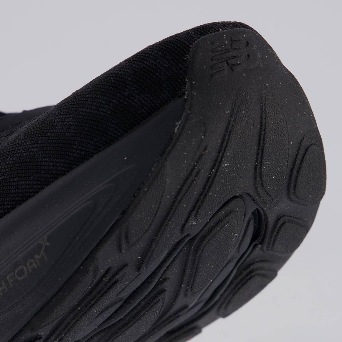 Tênis New Balance Fresh Foam X 1080v14 Preto Preto 8