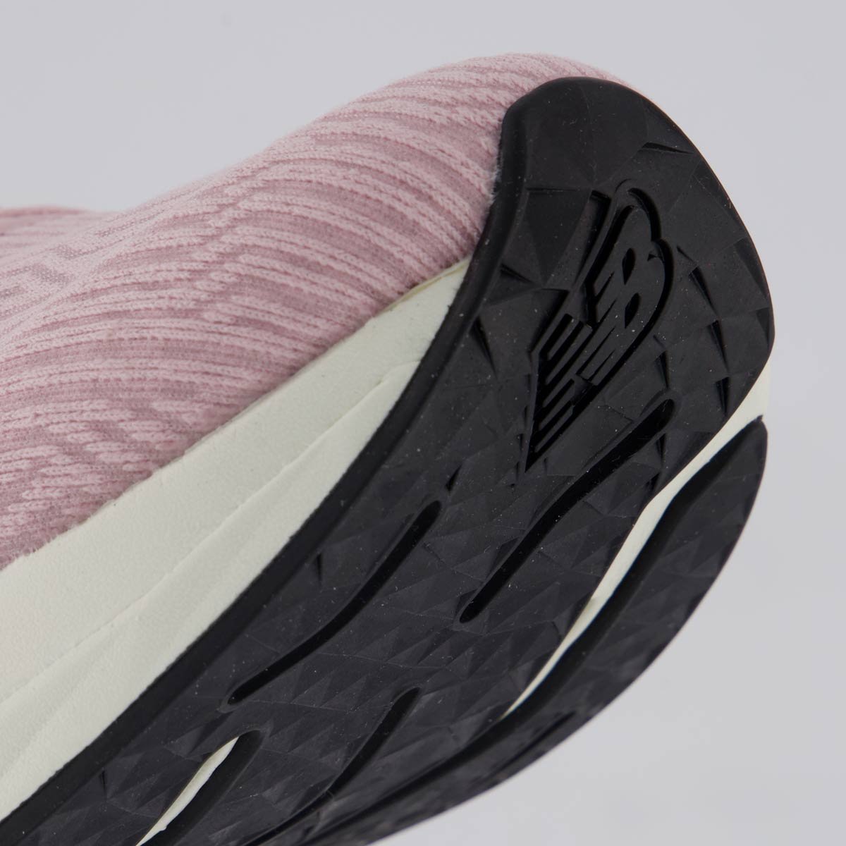 Tênis New Balance Fuelcell Propel V5 Feminino Roxo Roxo 8