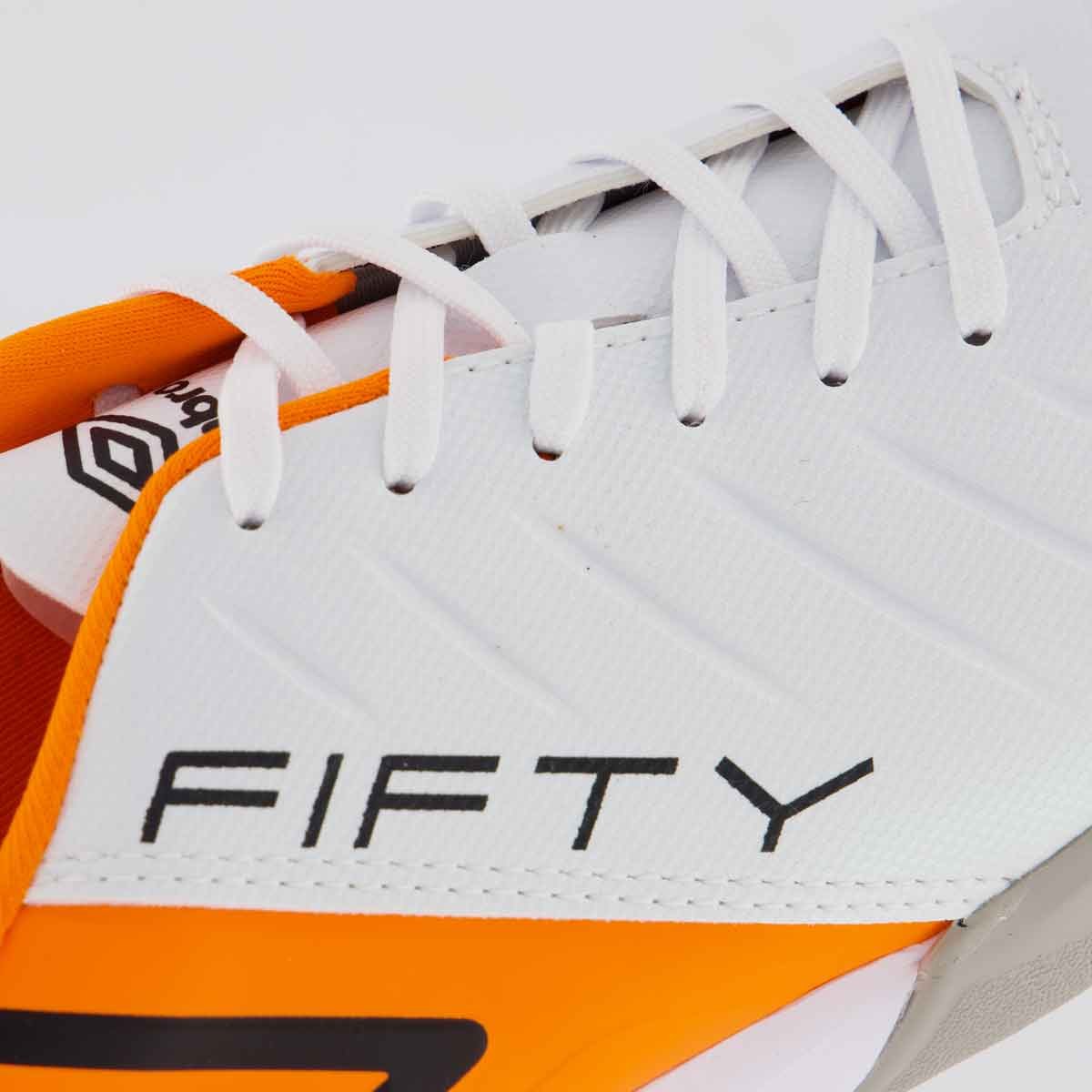 Chuteira Umbro Fifty VI Futsal Branca e Laranja Branco/Laranja 7