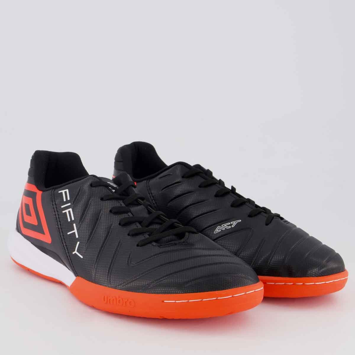 Chuteira Umbro Fifty VI Futsal Preta e Coral Preto/Coral 2