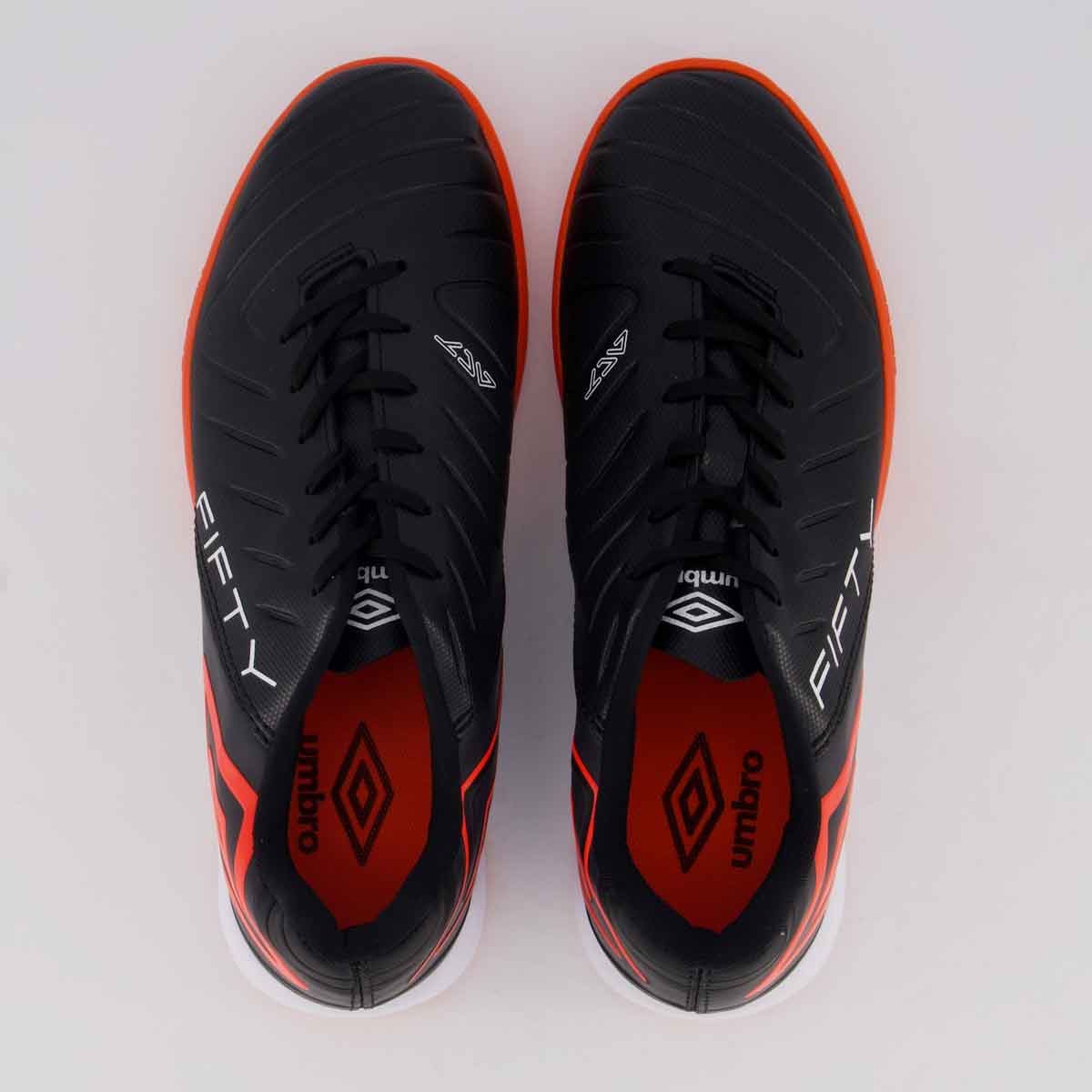 Chuteira Umbro Fifty VI Futsal Preta e Coral Preto/Coral 4
