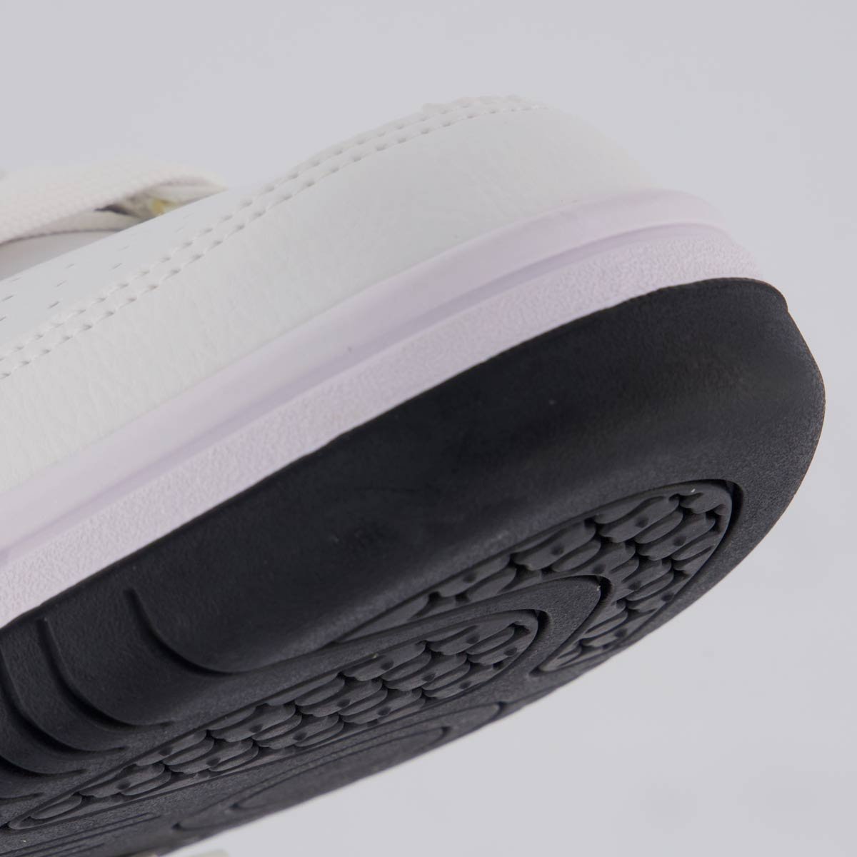 Tênis Puma Rebound V6 Low Branco e Preto Branco/Preto 8