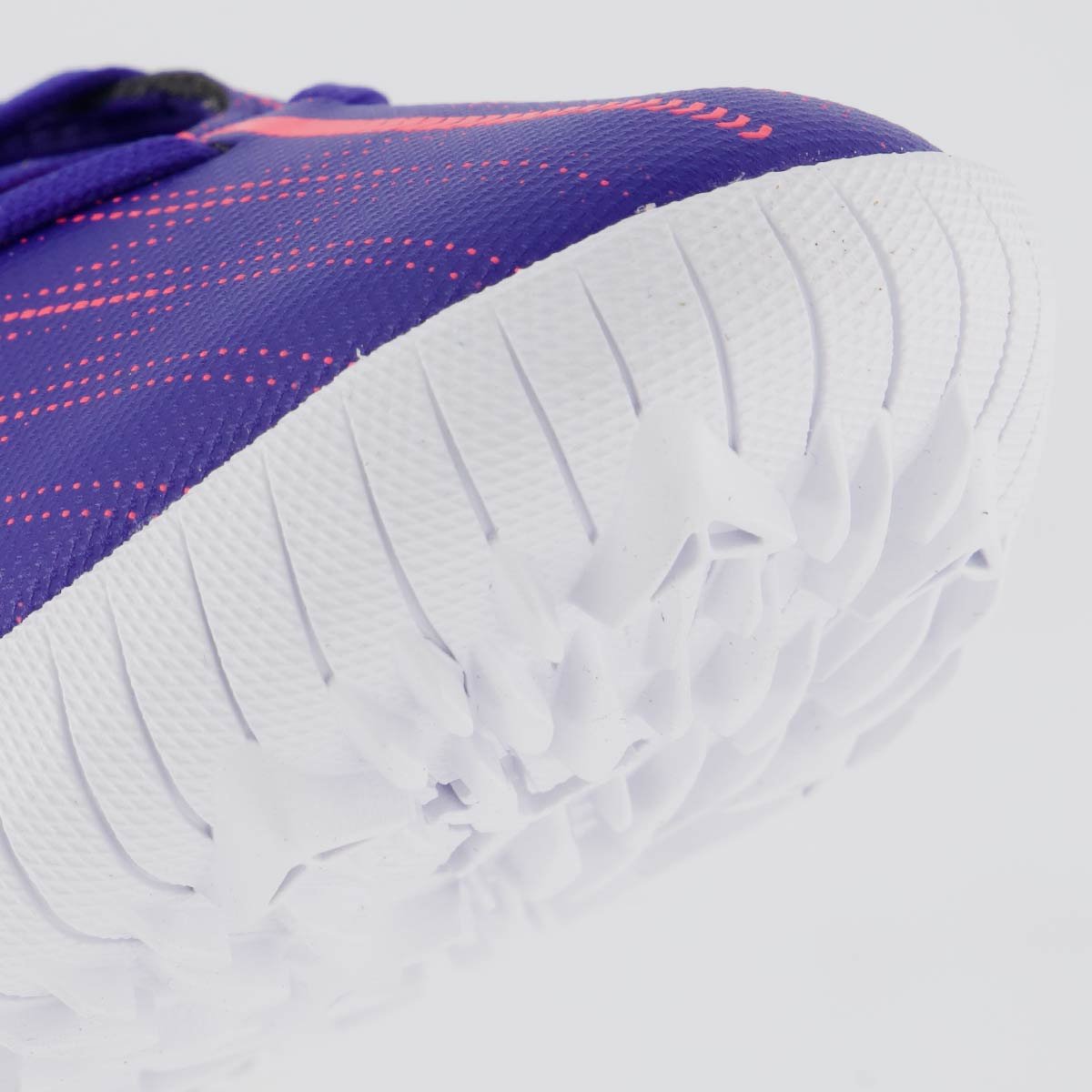 Chuteira Puma Ultra 5 TT Society Juvenil Azul Roxo 8