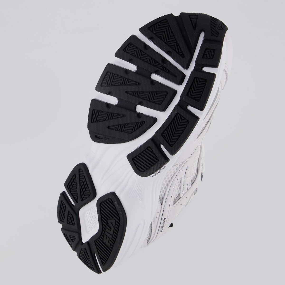 Tênis Fila Runner 2K Feminino Branco e Preto Branco/Preto 5
