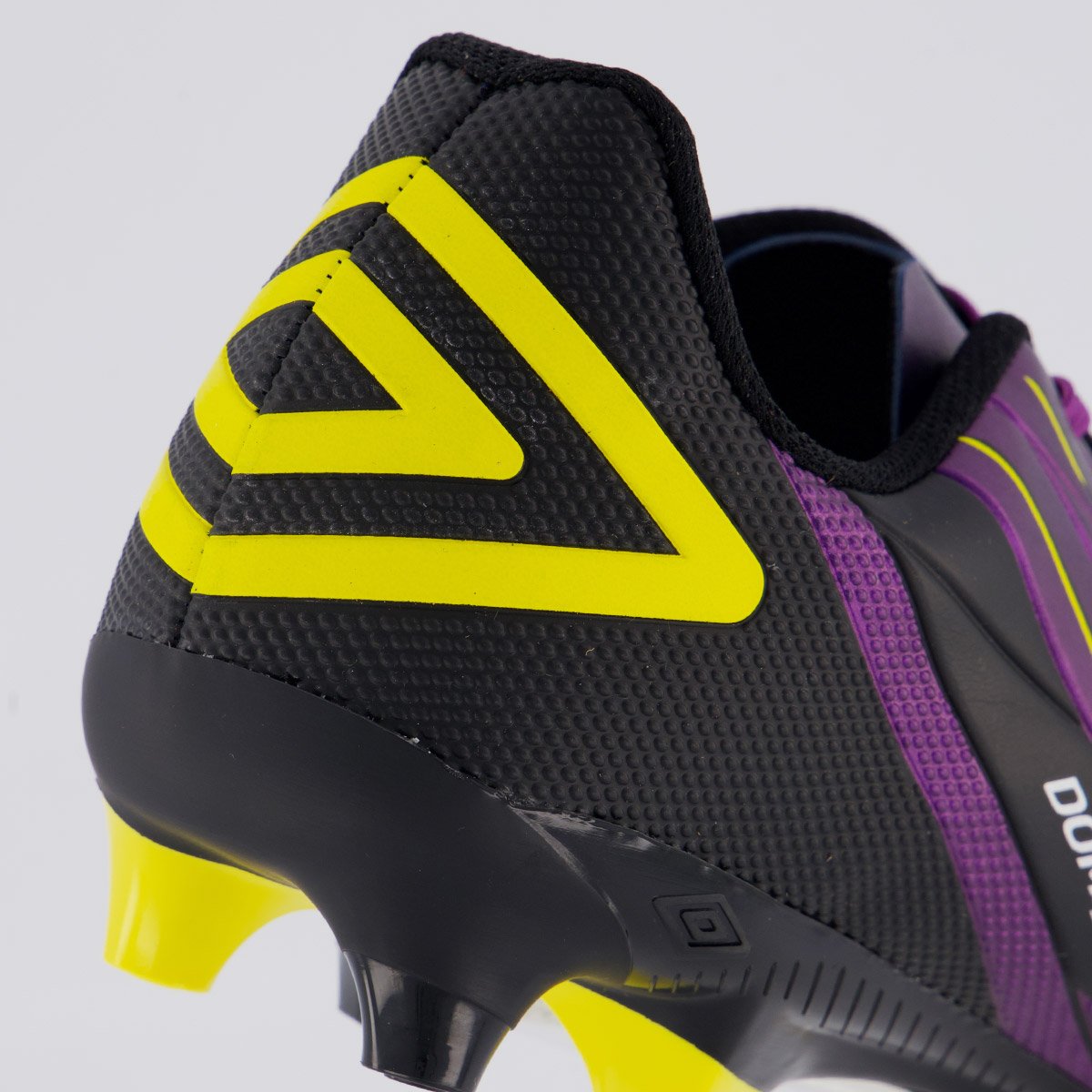 Chuteira Umbro Domain Campo Roxa e Preta Roxo 6