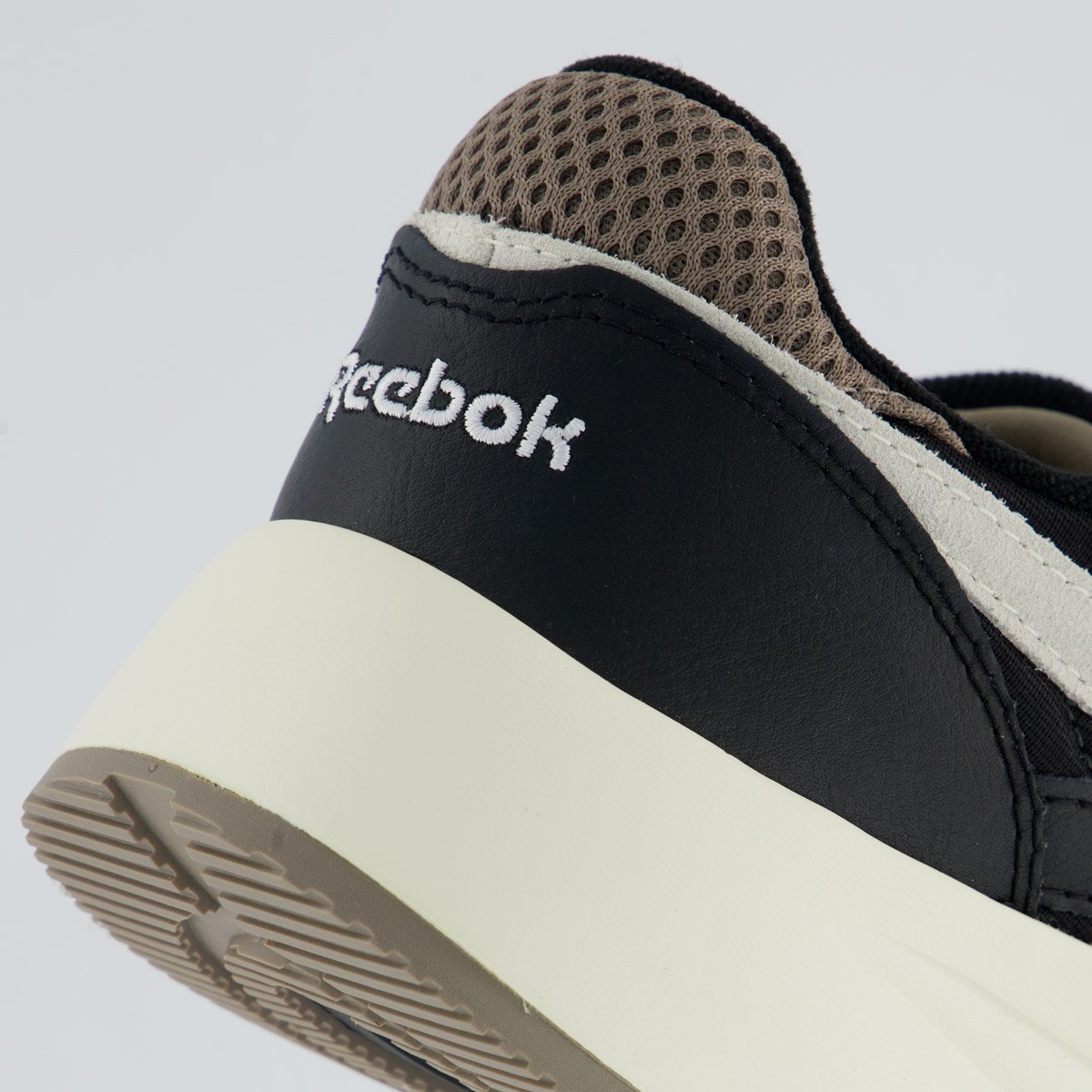 Tênis Reebok Classic 2400 Preto Preto 6