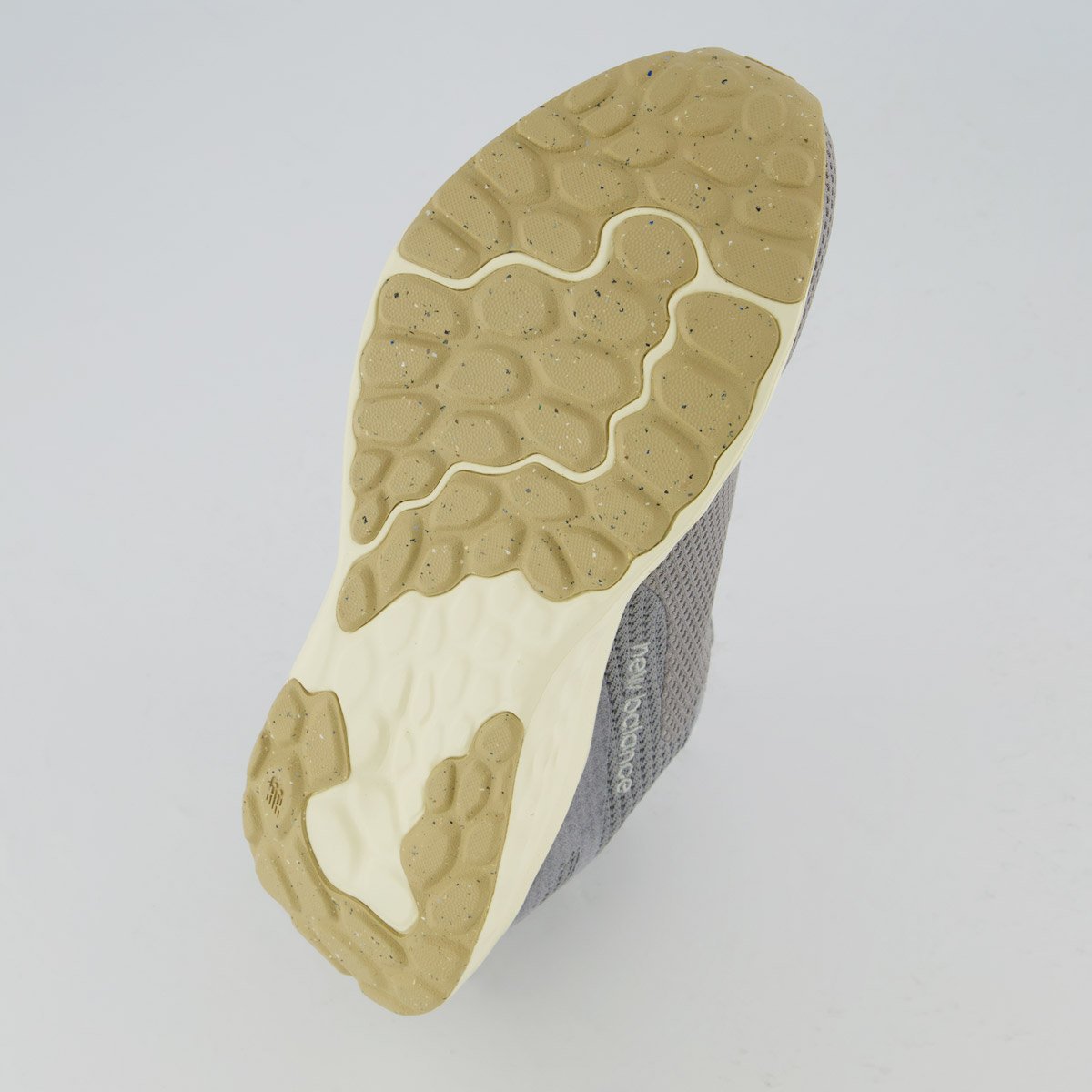 Tênis New Balance Fresh Foam Arishi V4 Cinza Cinza 5