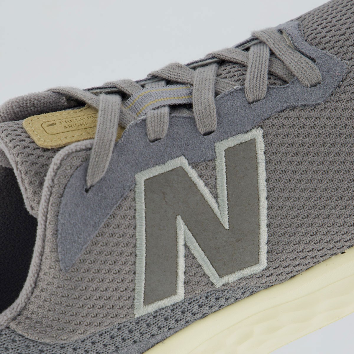 Tênis New Balance Fresh Foam Arishi V4 Cinza Cinza 7