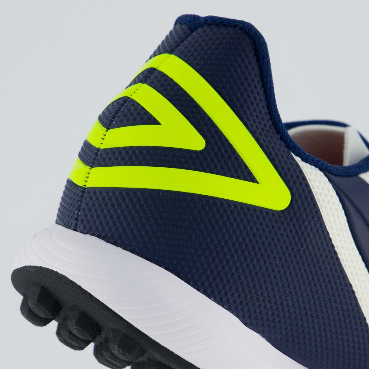 Chuteira Umbro Domain Society Branca Branco 6