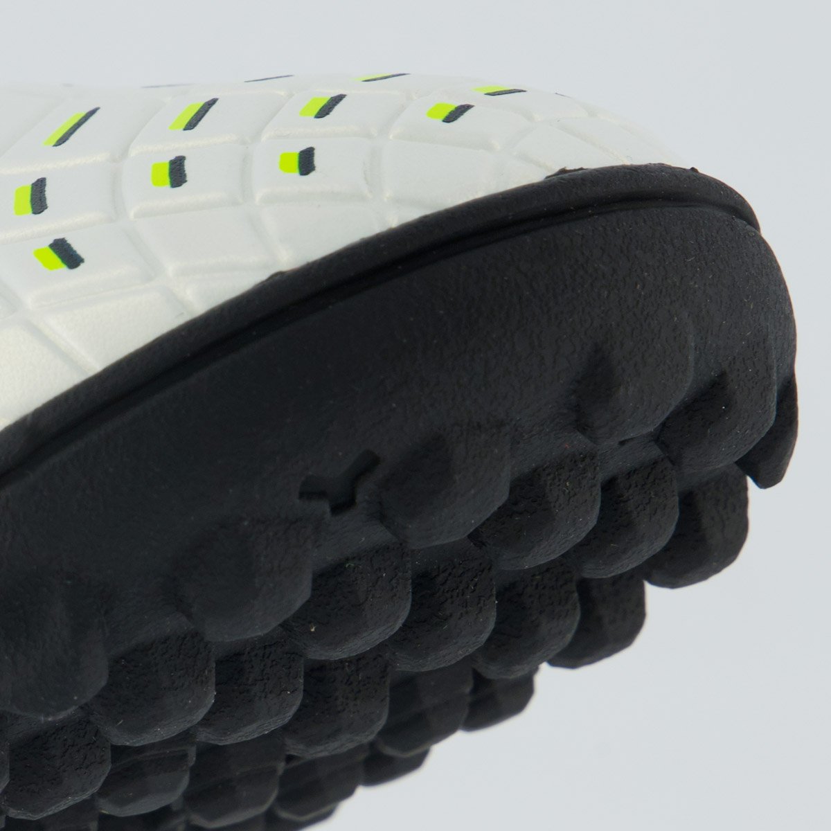 Chuteira Umbro Domain Society Branca Branco 8
