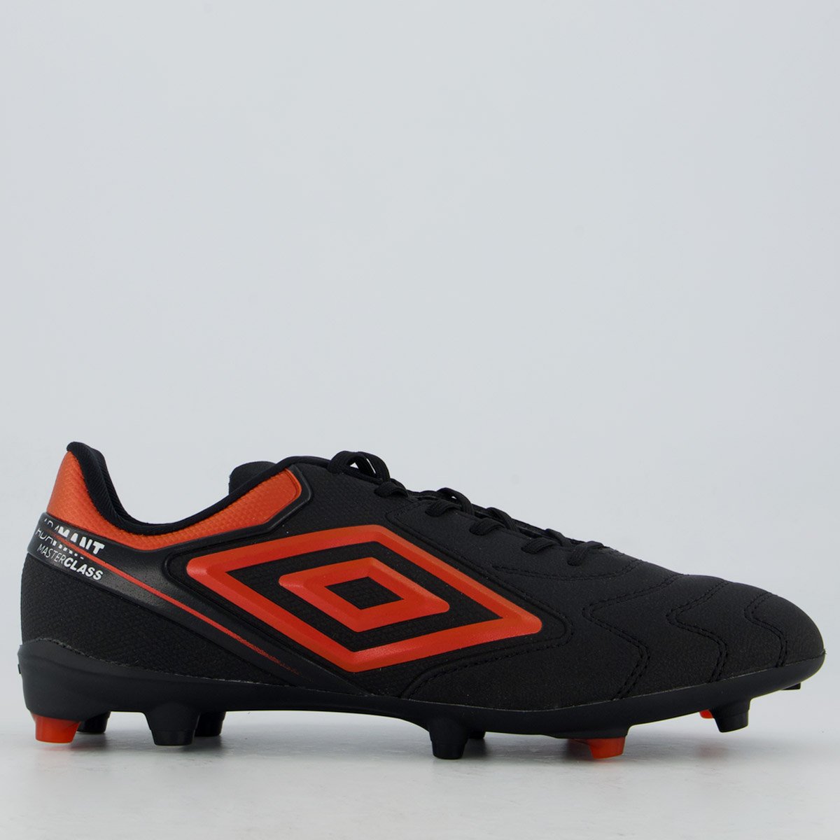 Chuteira Umbro Adamant Master Class Club Campo Preta e Vermelha