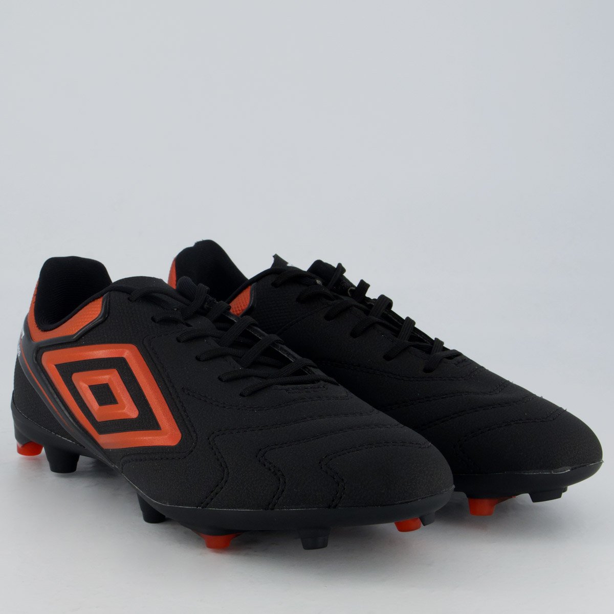 Chuteira Umbro Adamant Master Class Club Campo Preta e Vermelha Preto/Vermelho 2