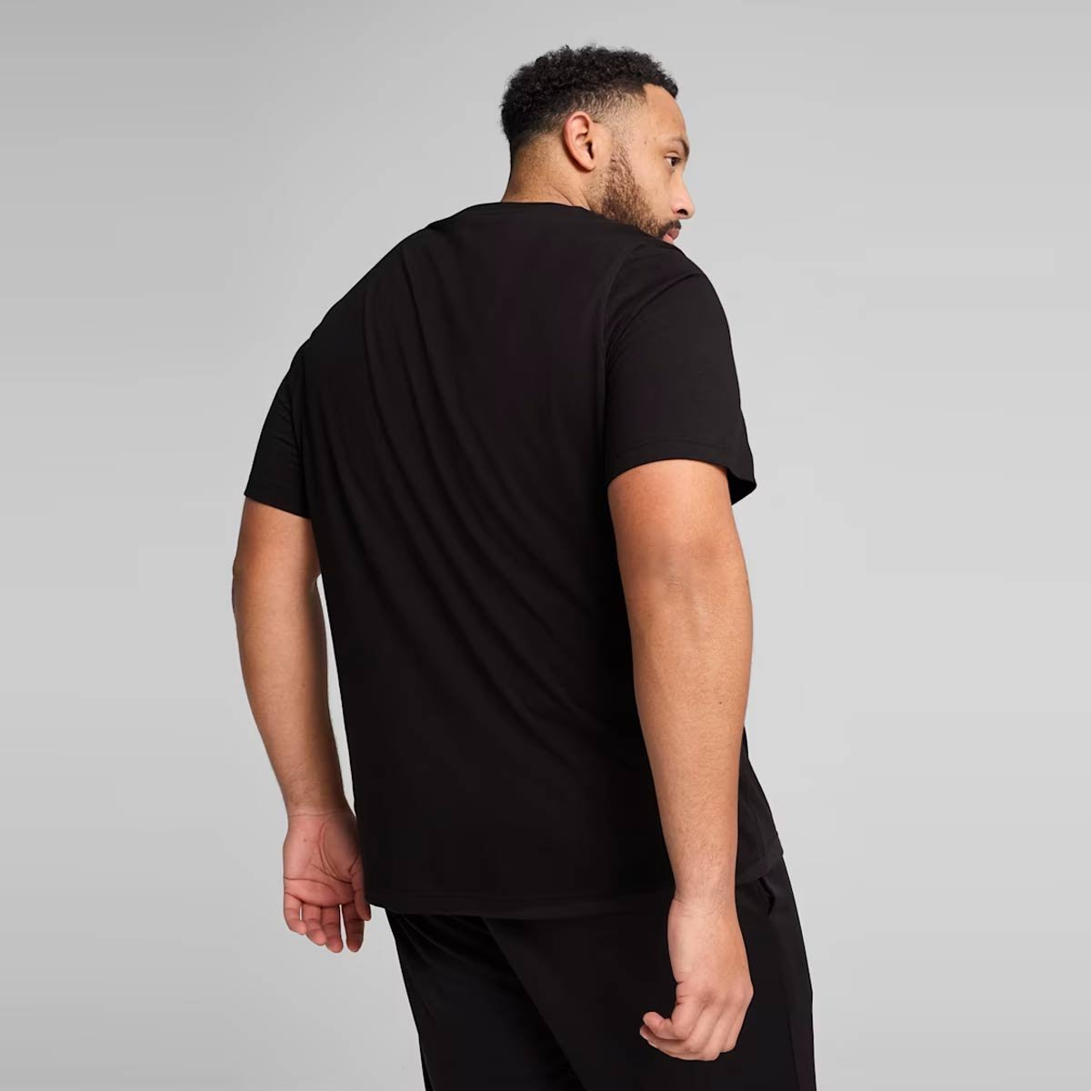 Camiseta Puma ESS NO. 1 Logo Preto Preto 5