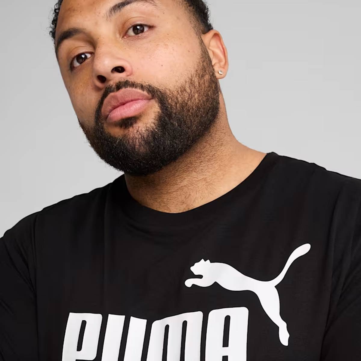 Camiseta Puma ESS NO. 1 Logo Preto Preto 6