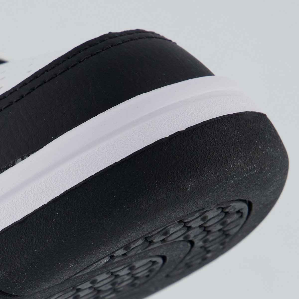 Tênis Puma Rebound V6 Low Preto e Branco Preto/Branco 8