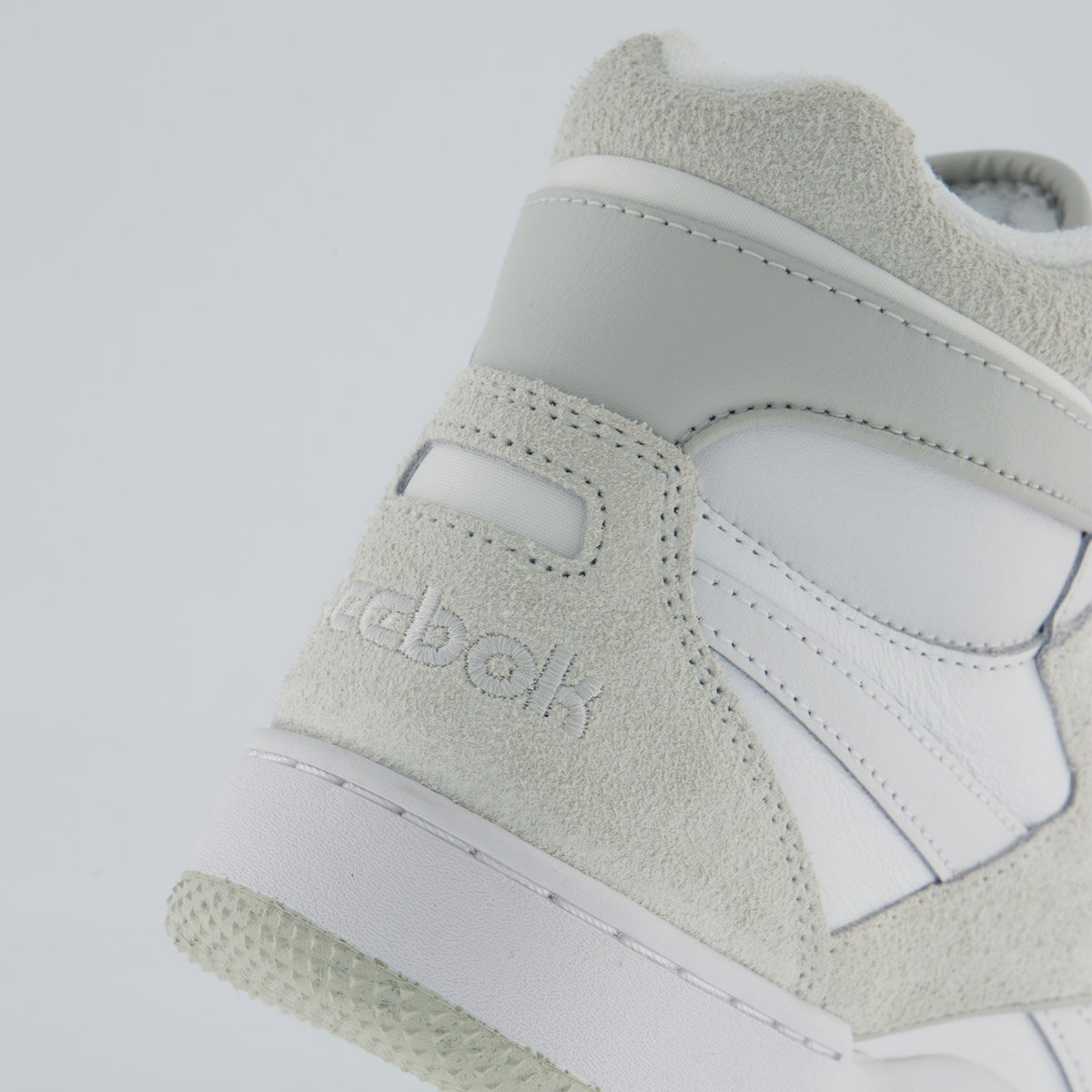 Tênis Reebok BB 4000 II Mid Branco e Bege Branco/Bege 6