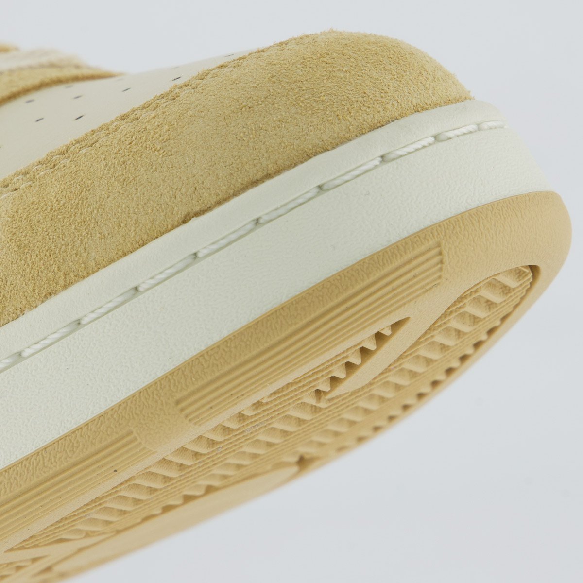 Tênis Reebok BB 4000 II Bege Bege 8