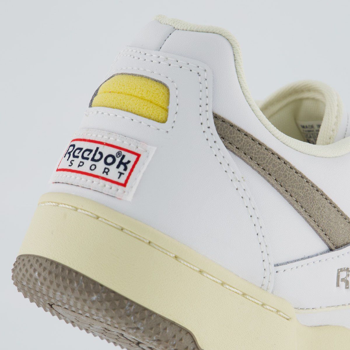 Tênis Reebok BB 4000 II Branco e Bege Branco/Bege 6