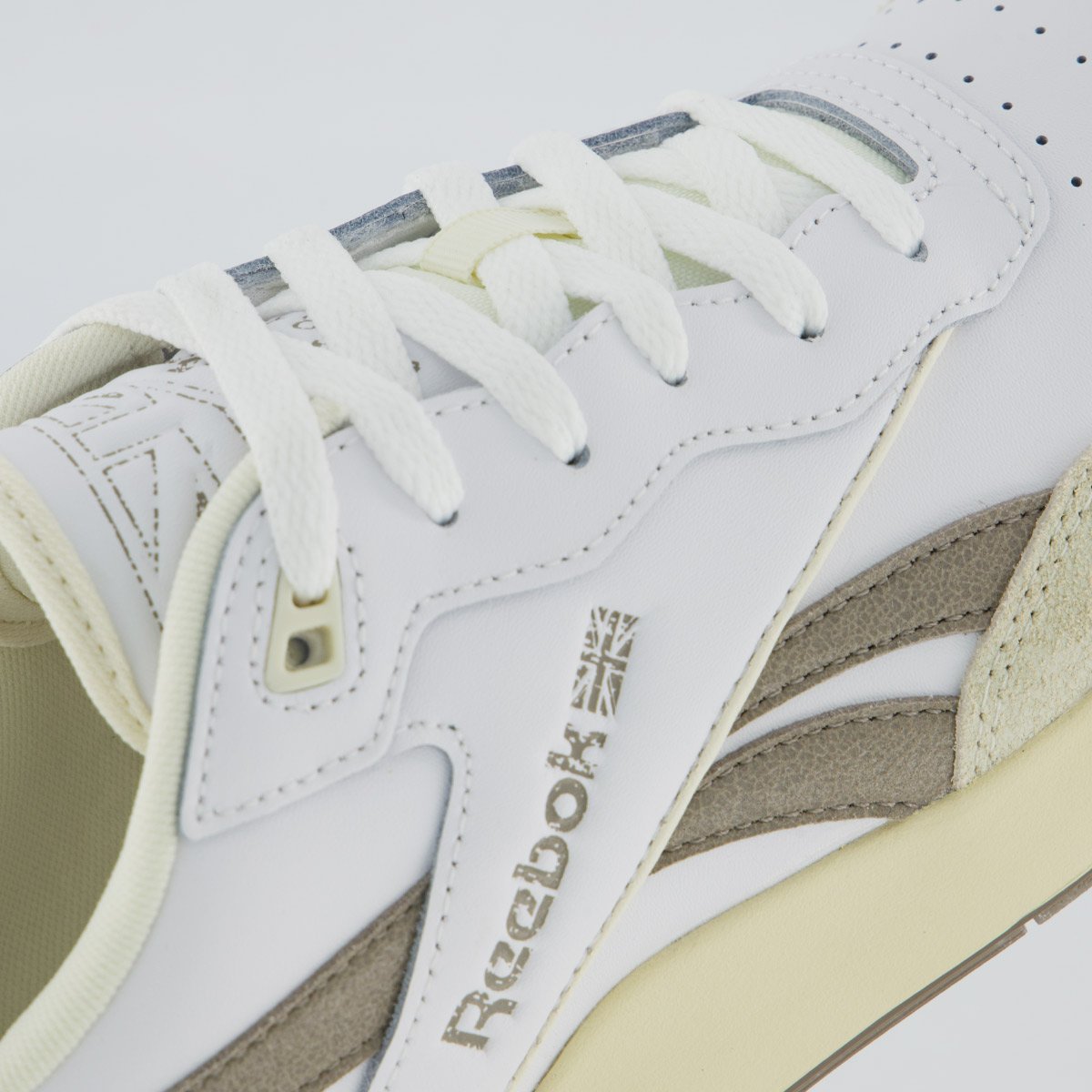 Tênis Reebok BB 4000 II Branco e Bege Branco/Bege 7