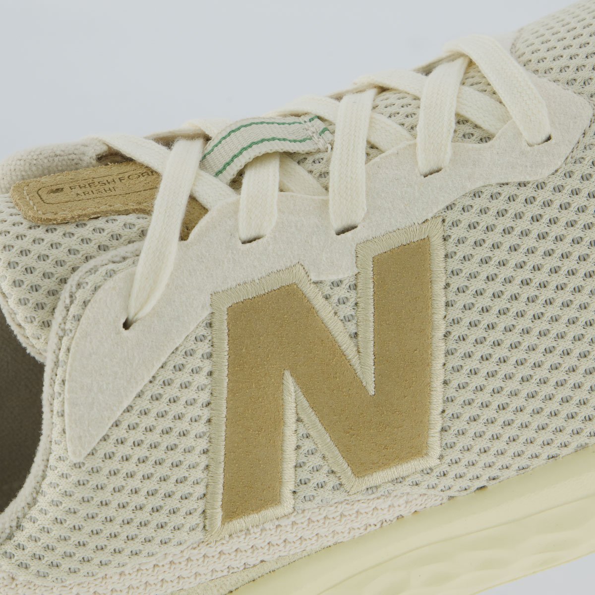 Tênis New Balance Fresh Foam Arishi V4 Branco Bege 7