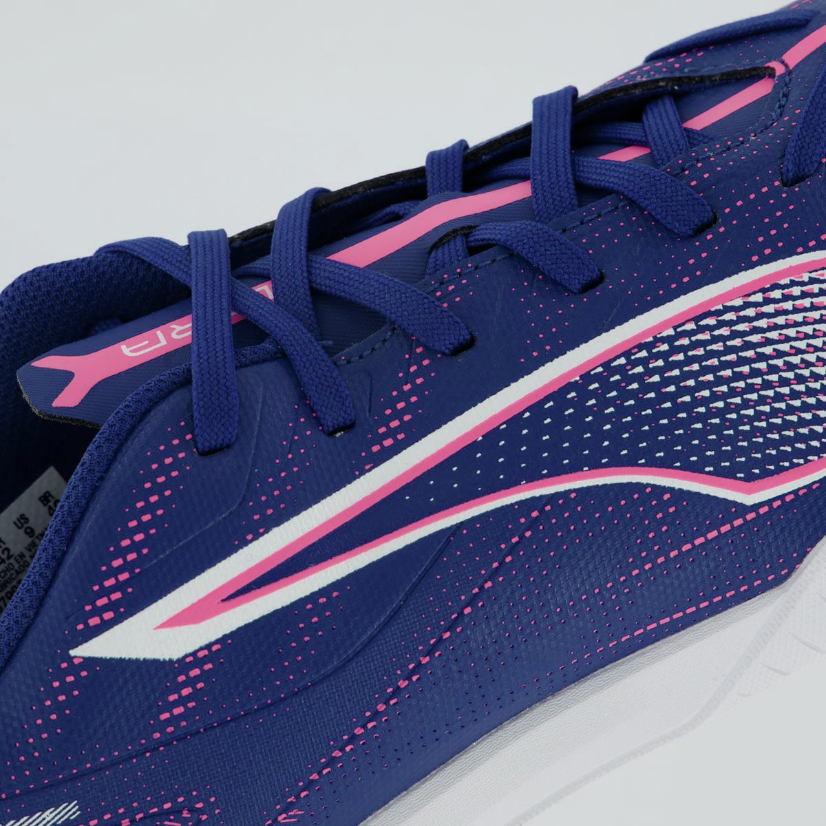 Chuteira Puma Ultra 5 Play Society Azul e Branca 7