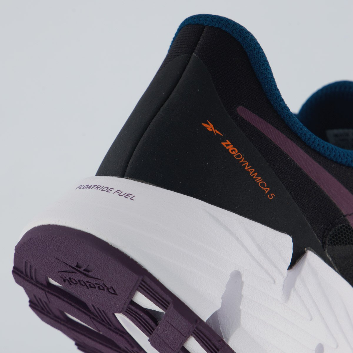 Tênis Reebok Zig Dynamica 5 Feminino Preto e Branco Preto 6