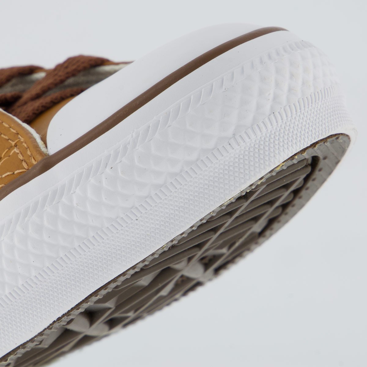 Tênis Converse Chuck Taylor All Star Marrom e Branco Marrom 8
