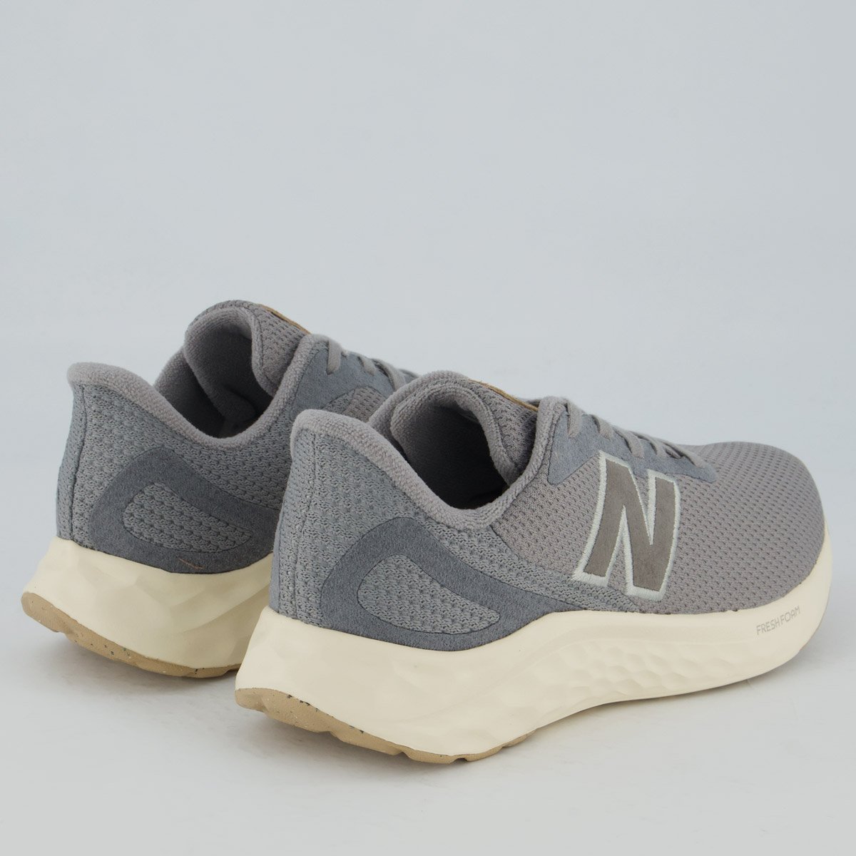 Tênis New Balance Fresh Foam Arishi V4 Feminino Cinza e Branco Cinza 3