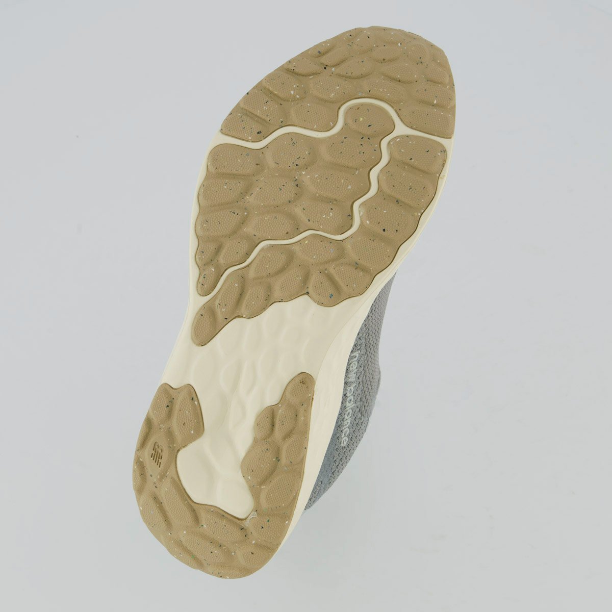 Tênis New Balance Fresh Foam Arishi V4 Feminino Cinza e Branco Cinza 5