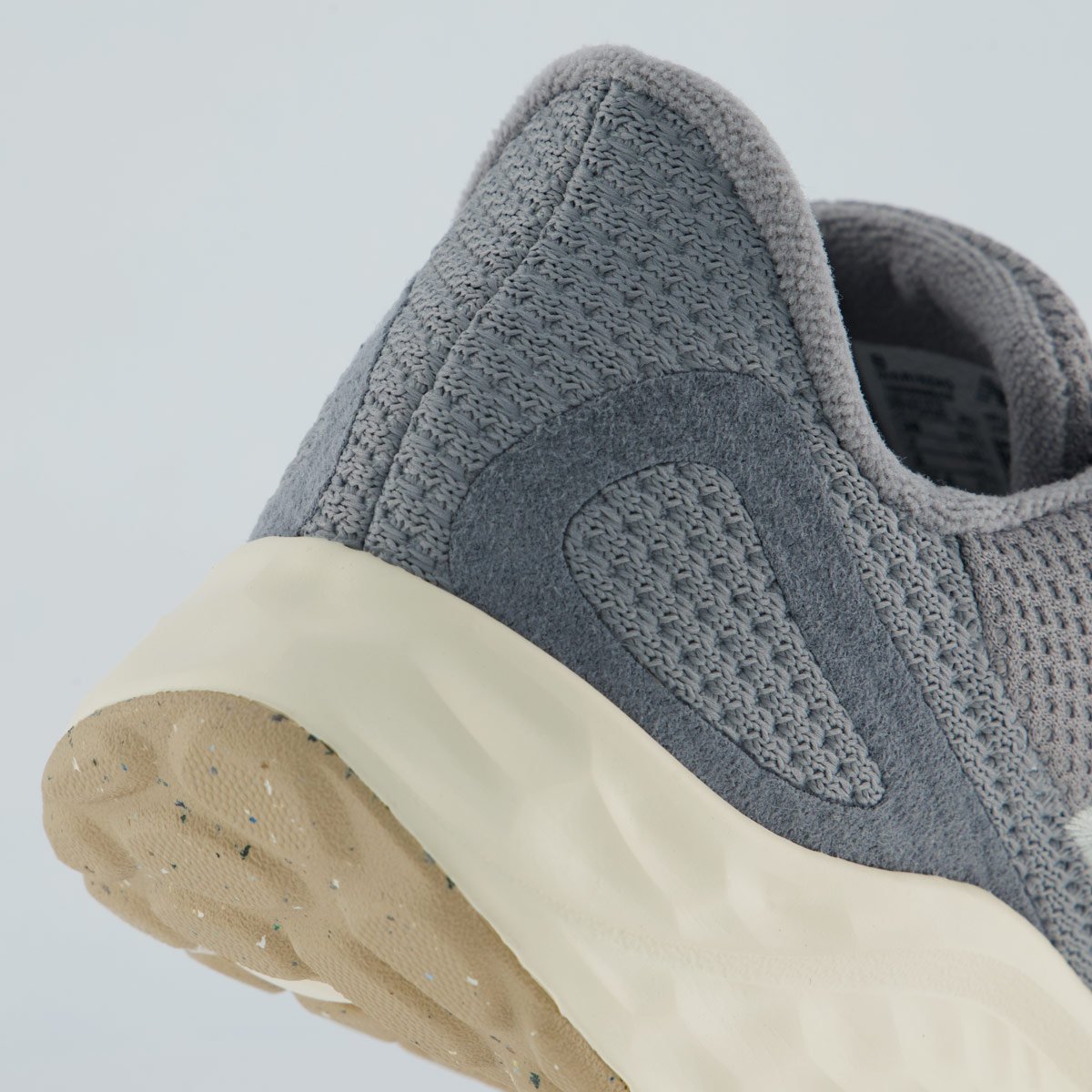 Tênis New Balance Fresh Foam Arishi V4 Feminino Cinza e Branco Cinza 6