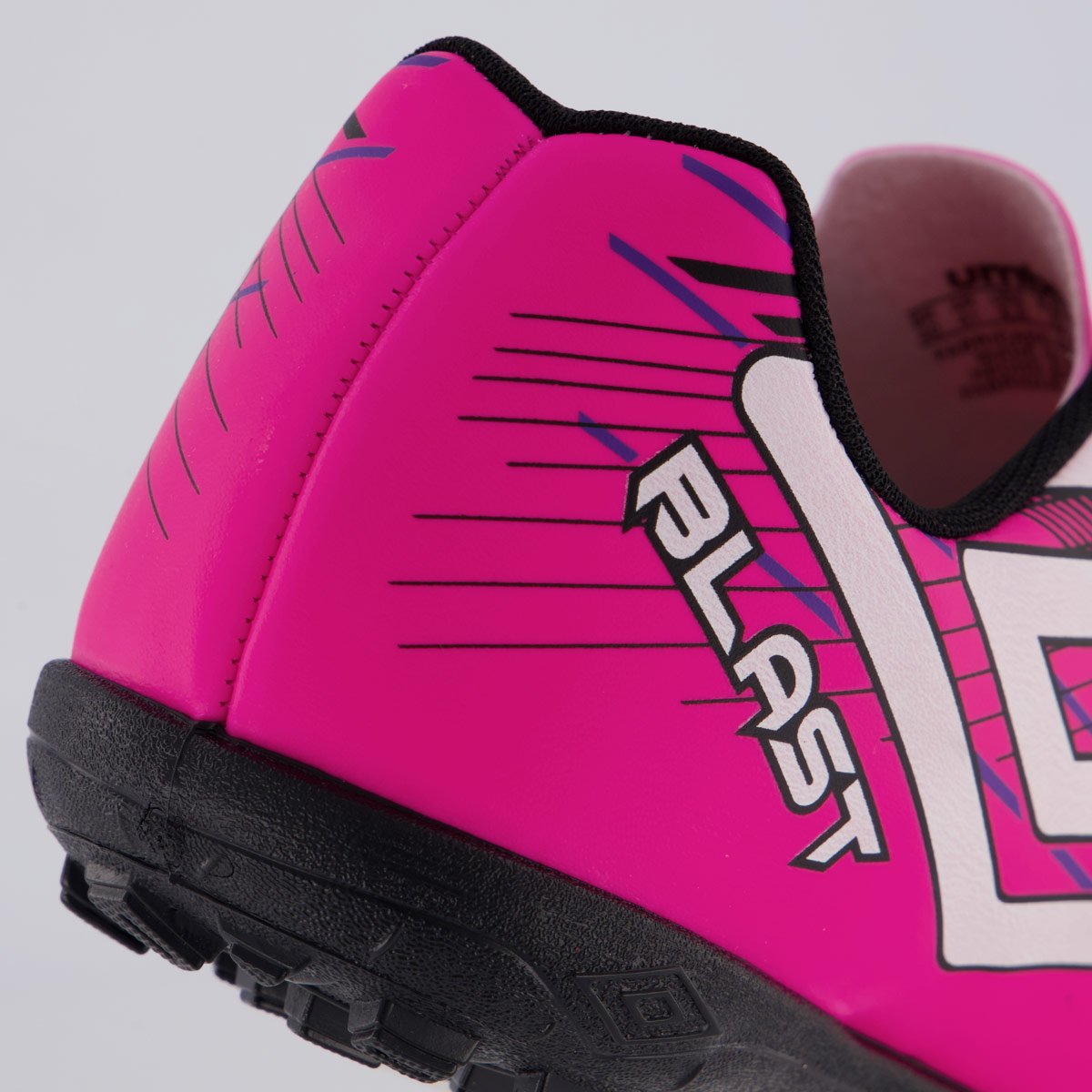 Chuteira Umbro Blast Society Rosa e Preta Rosa 6