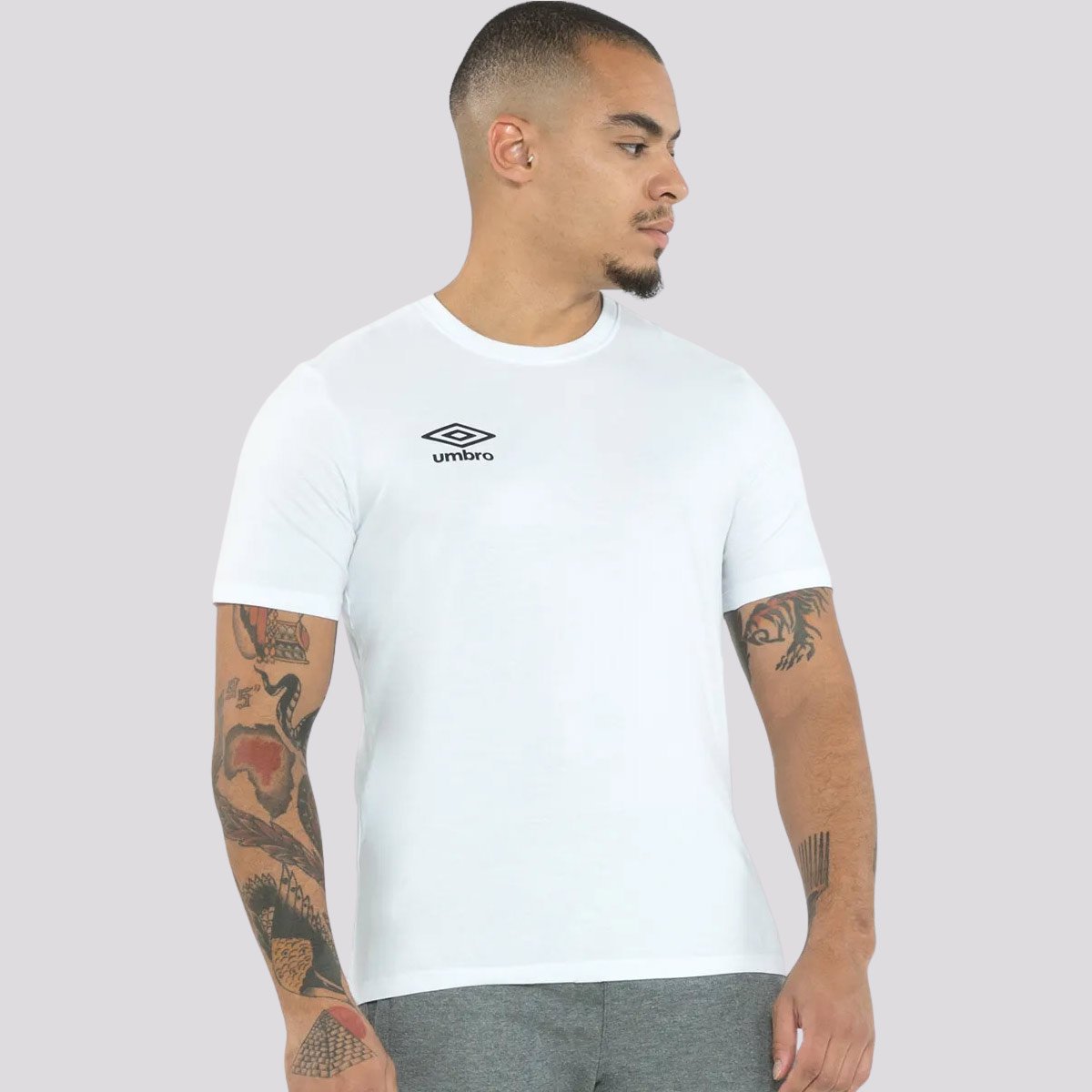 Camiseta Umbro Essential Branca Branco 2