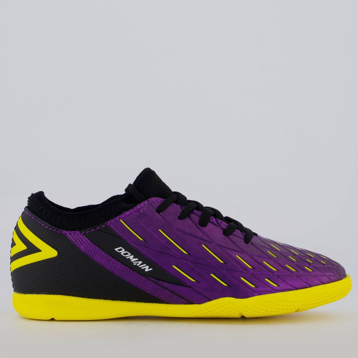 Chuteira Umbro Domain Futsal Juvenil Roxa e Preta