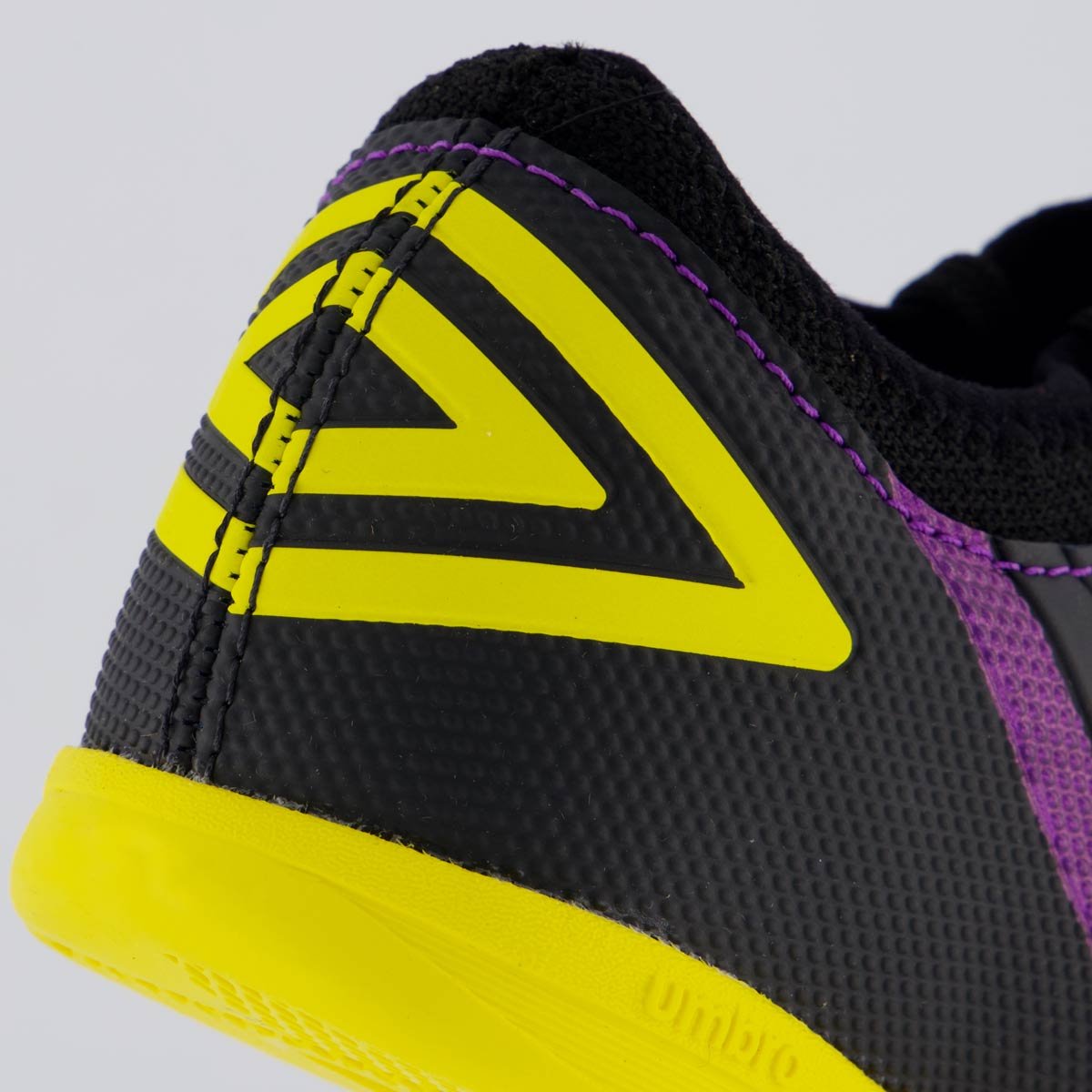 Chuteira Umbro Domain Futsal Juvenil Roxa e Preta Roxo 6