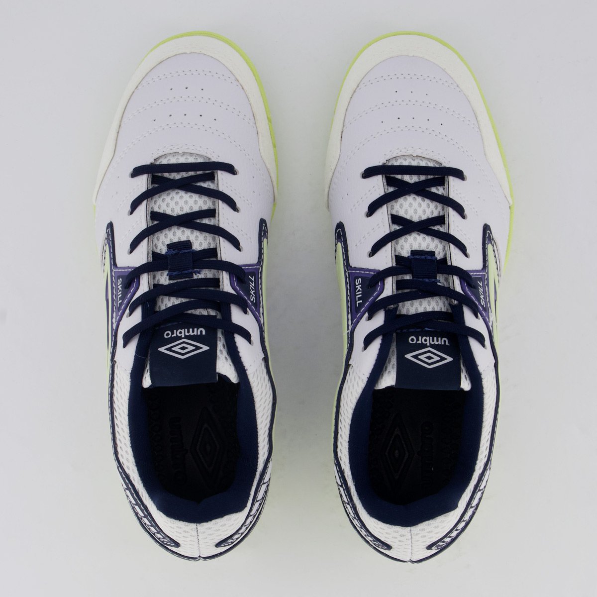Chuteira Umbro Skill Futsal Branca e Marinho Branco/Marinho 4