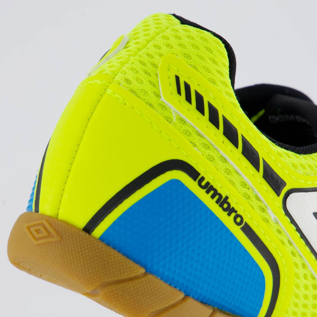 Chuteira Umbro Skill Futsal Verde e Preta Amarelo 6