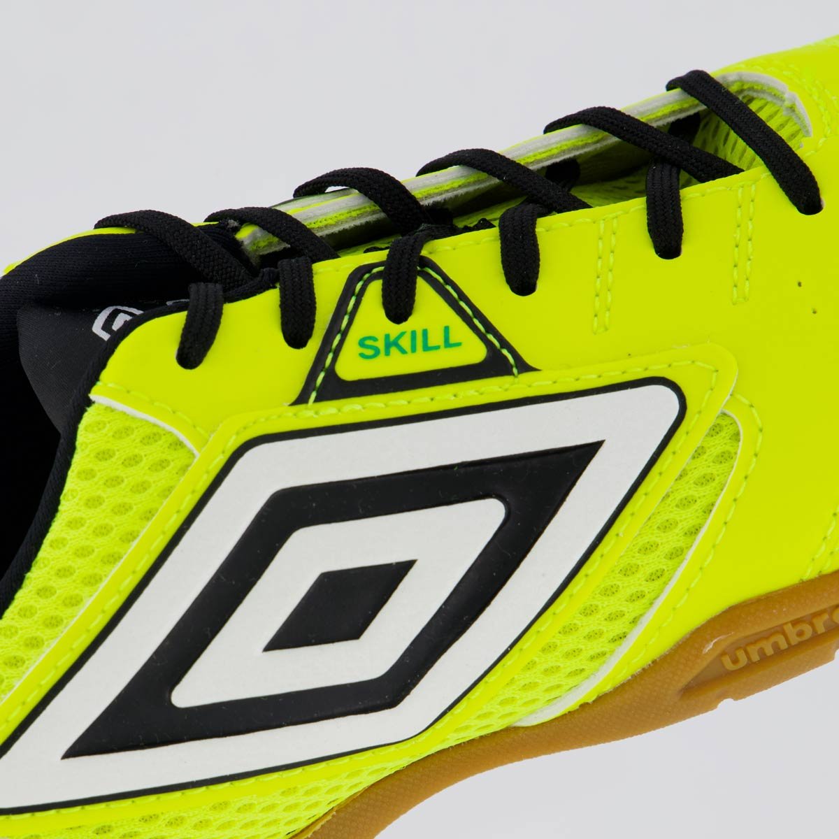 Chuteira Umbro Skill Futsal Verde e Preta Amarelo 7