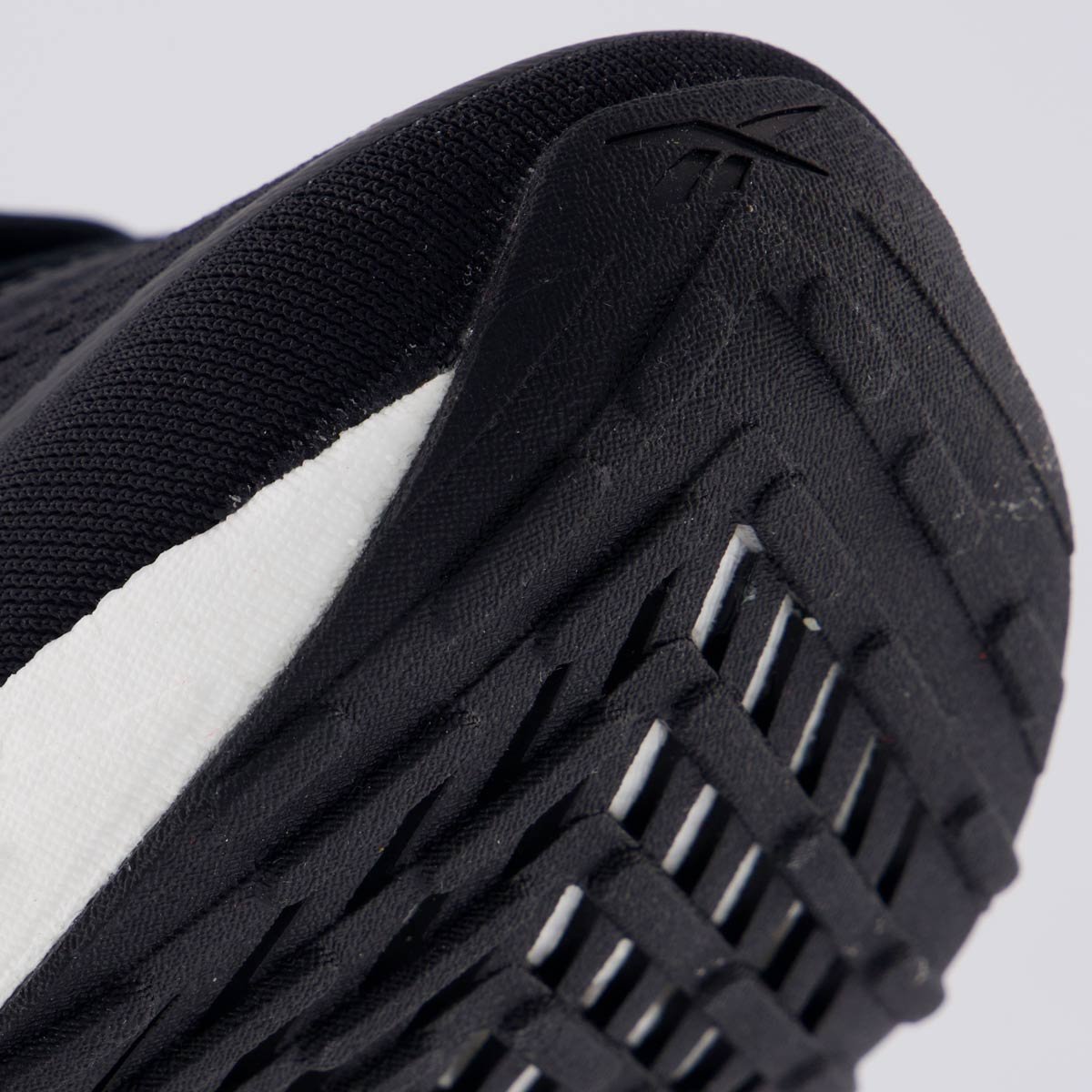 Tênis Reebok Floatzig 1 Preto e Vermelho Preto 8